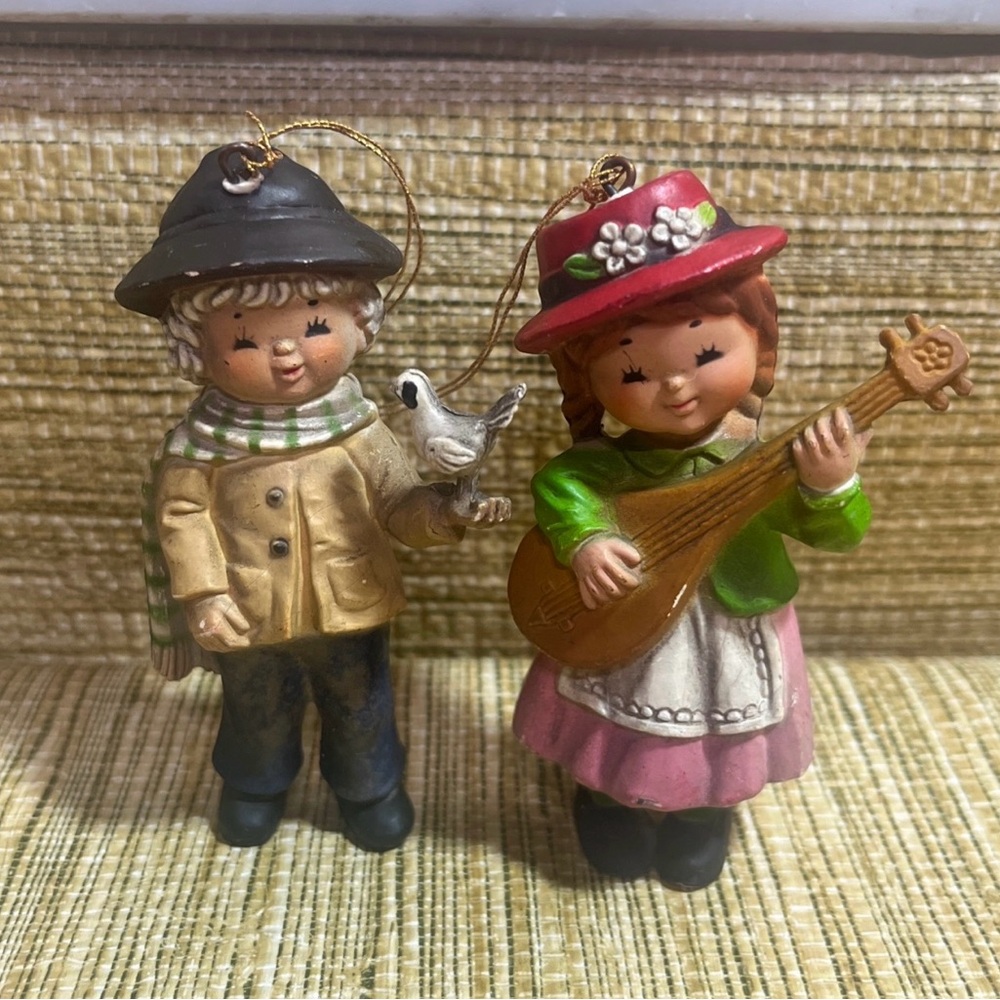 Vintage Bradford Christmas Ornaments
Children playing the Guitar and Lute